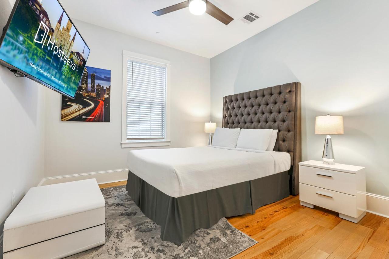 Apartment Fully Upgraded Urban Retreat With Pool